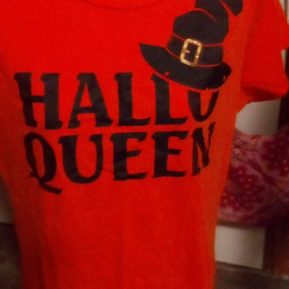 HalloQueen lady's tshirt - Picture 2 of 5